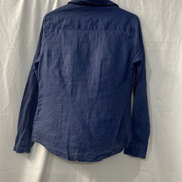 Stylish Blue Shirt in Size M
Size M
Excellent Fabric
Color Blue
Sleeves Full - Picture 4 of 4